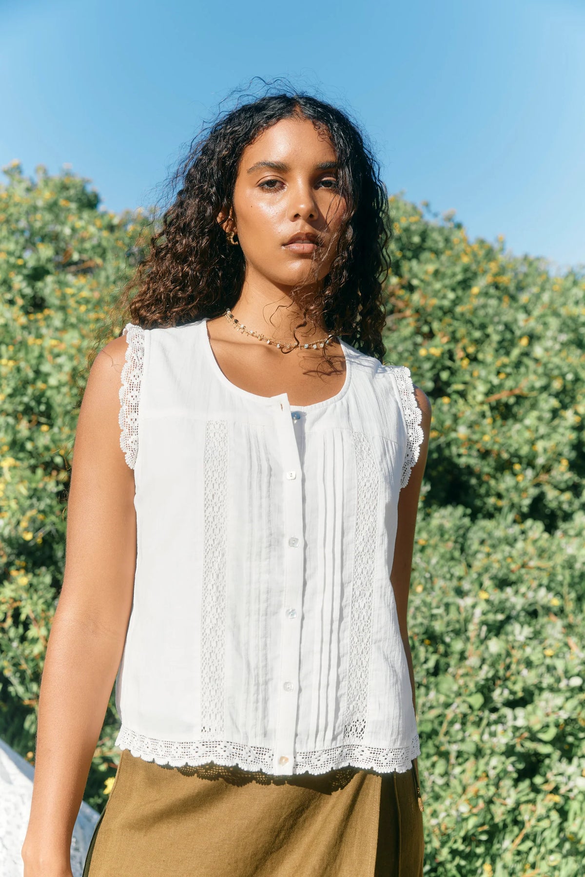 ISLE OF MINE - Frances Button Tank - White