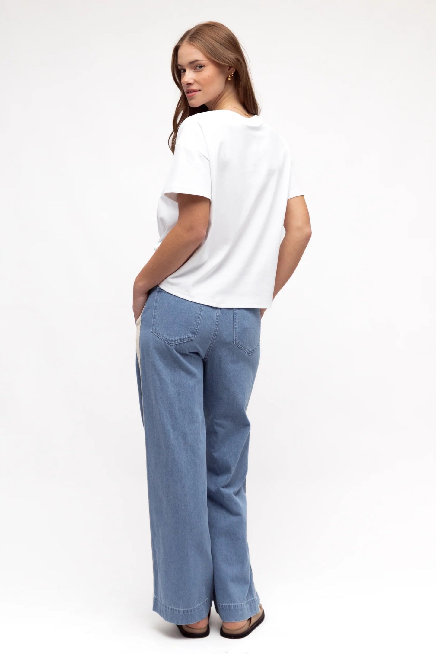Sporty Chic Pant - Light Wash