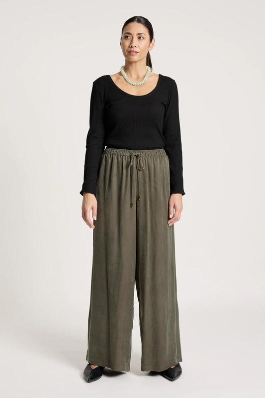 EB+IVE - Calista Pant - Pampas