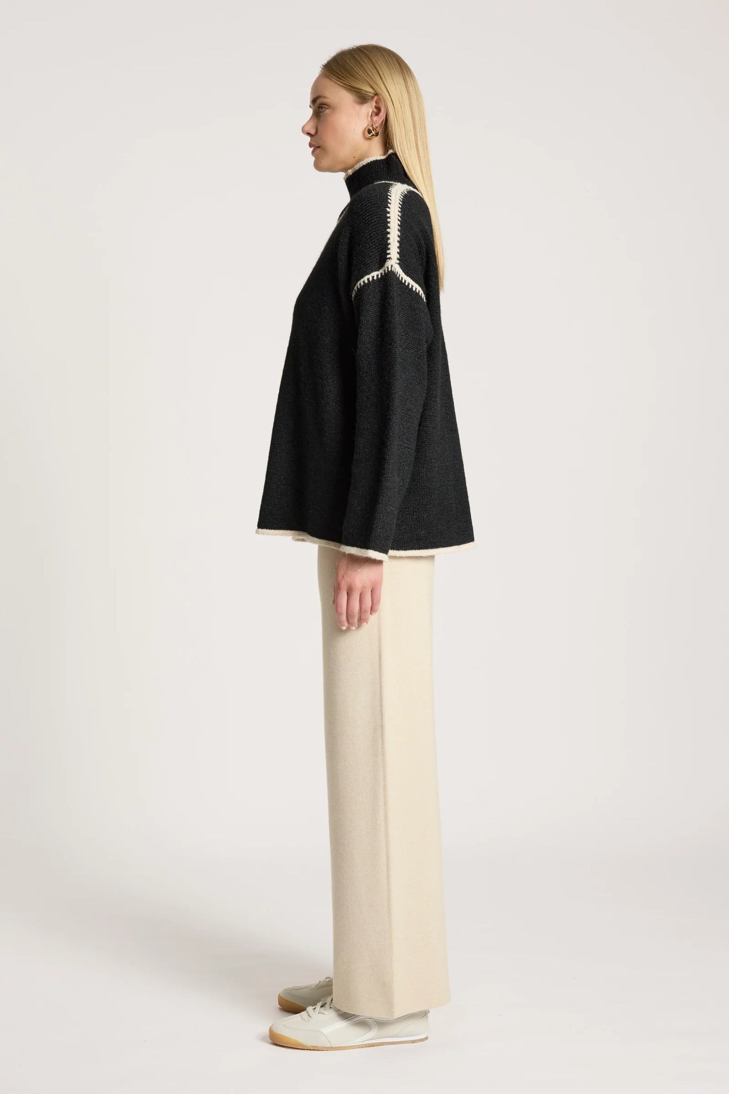 EB+IVE - Orin Jumper - Black/Dune