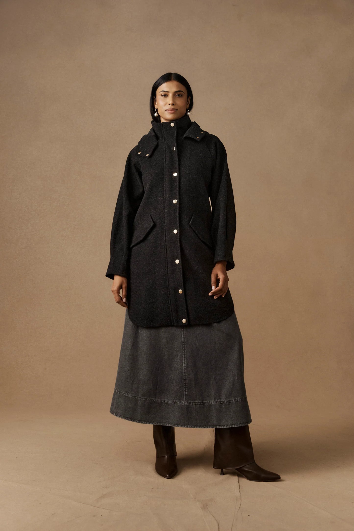 EB+IVE - Sable Hood Jacket - Char