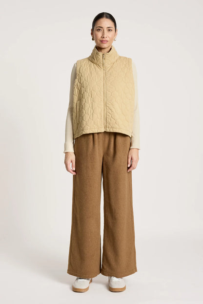 EB+IVE - Sansi Quilted Crop Vest - Dune