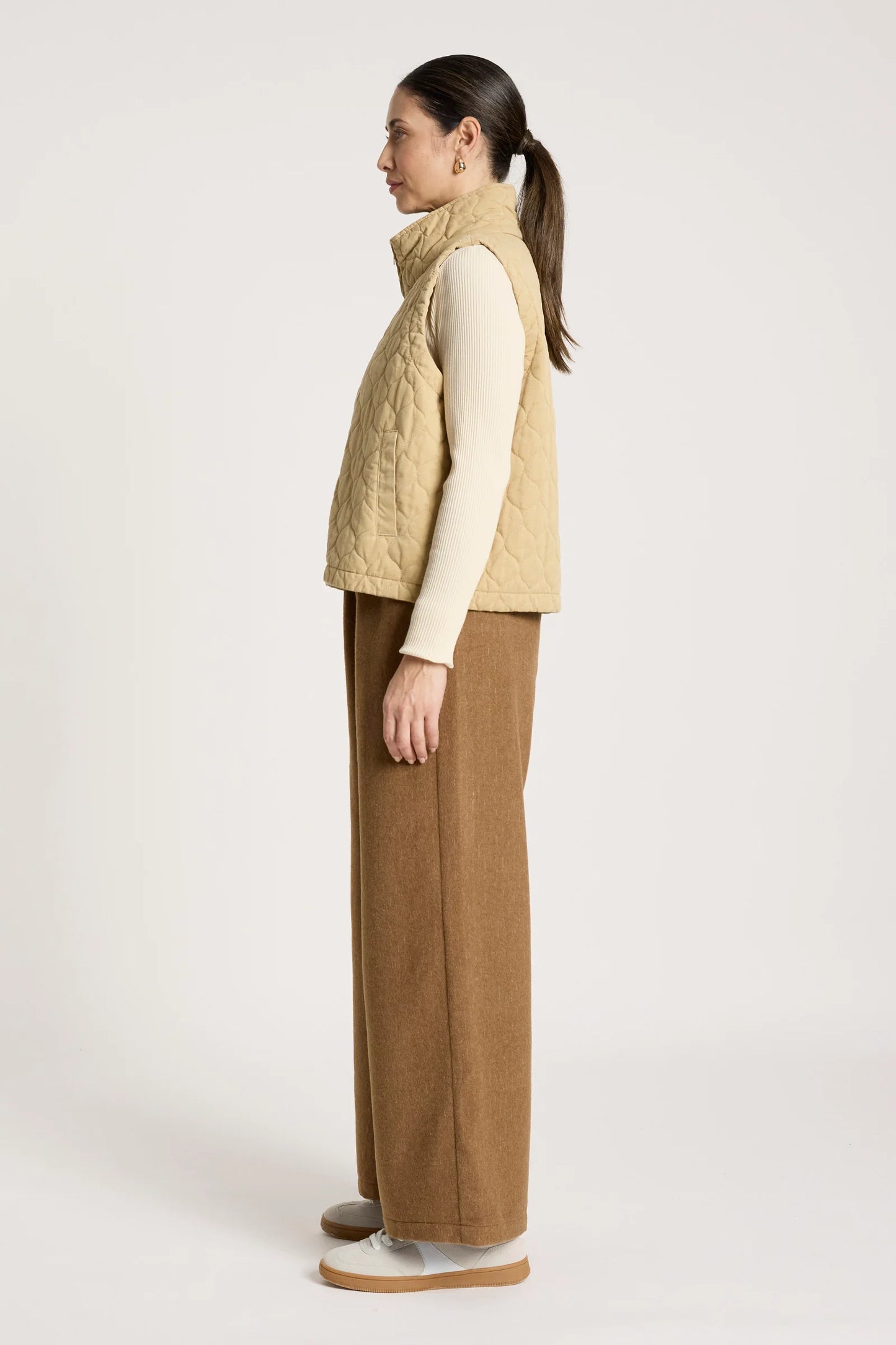 EB+IVE - Sansi Quilted Crop Vest - Dune