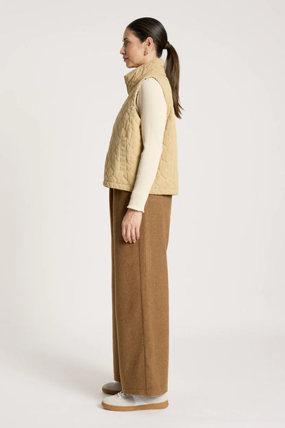 EB+IVE - Sansi Quilted Crop Vest - Dune