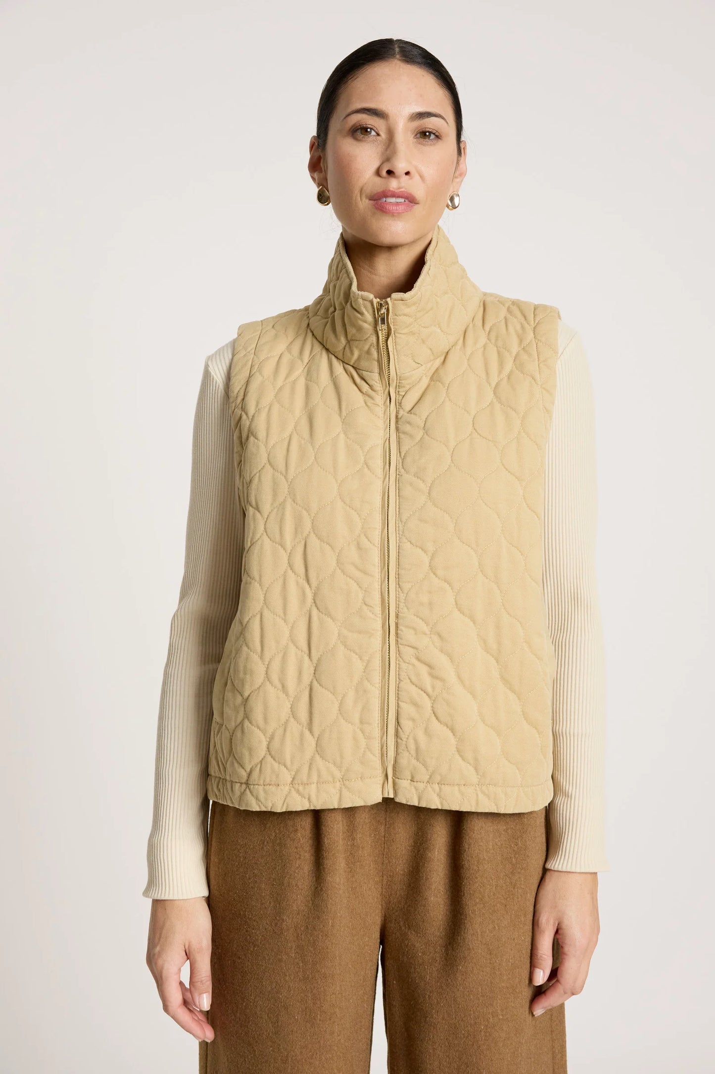 EB+IVE - Sansi Quilted Crop Vest - Dune