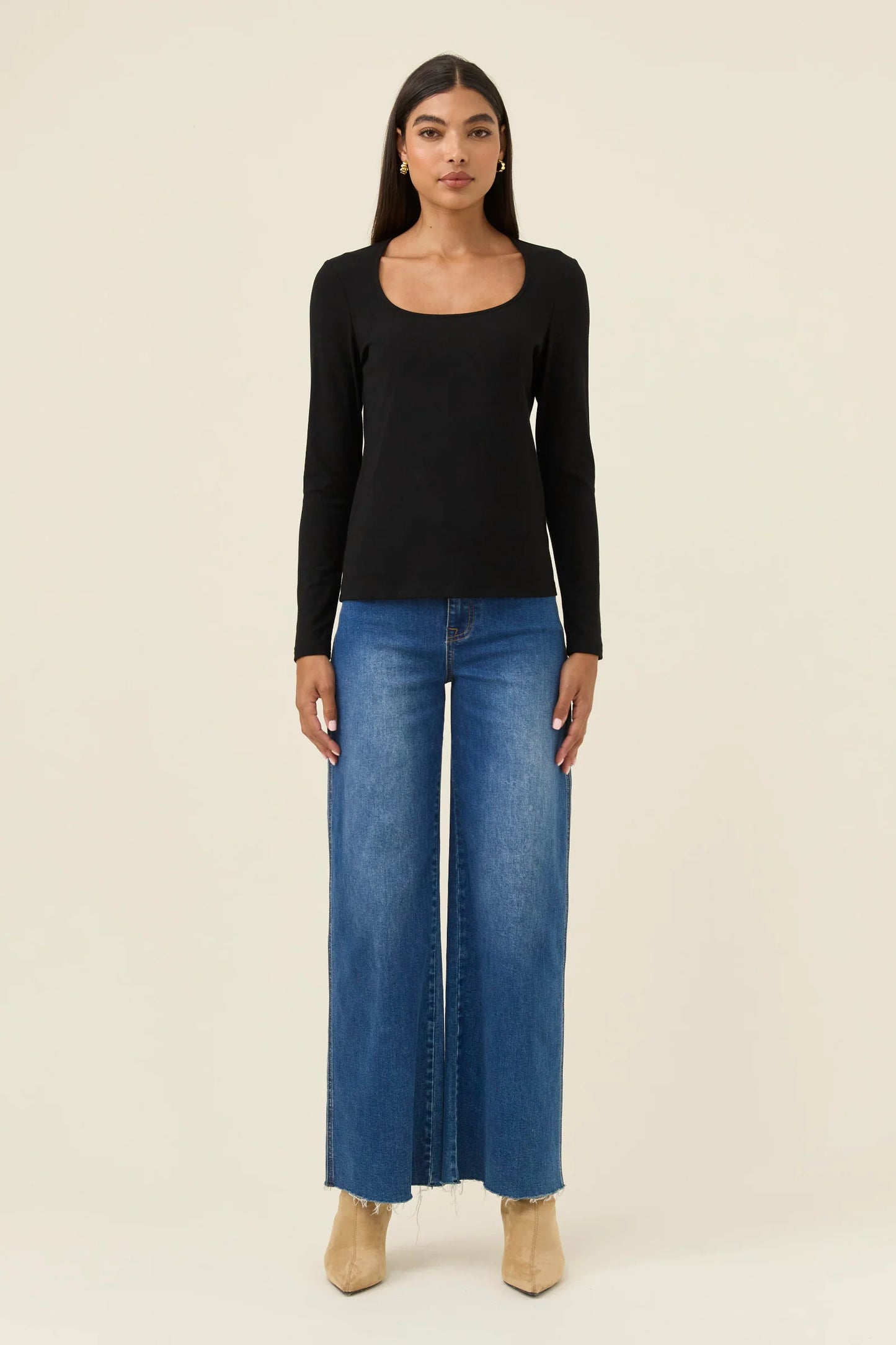 ISLE OF MINE - Naria Scoop Neck Top - Onyx