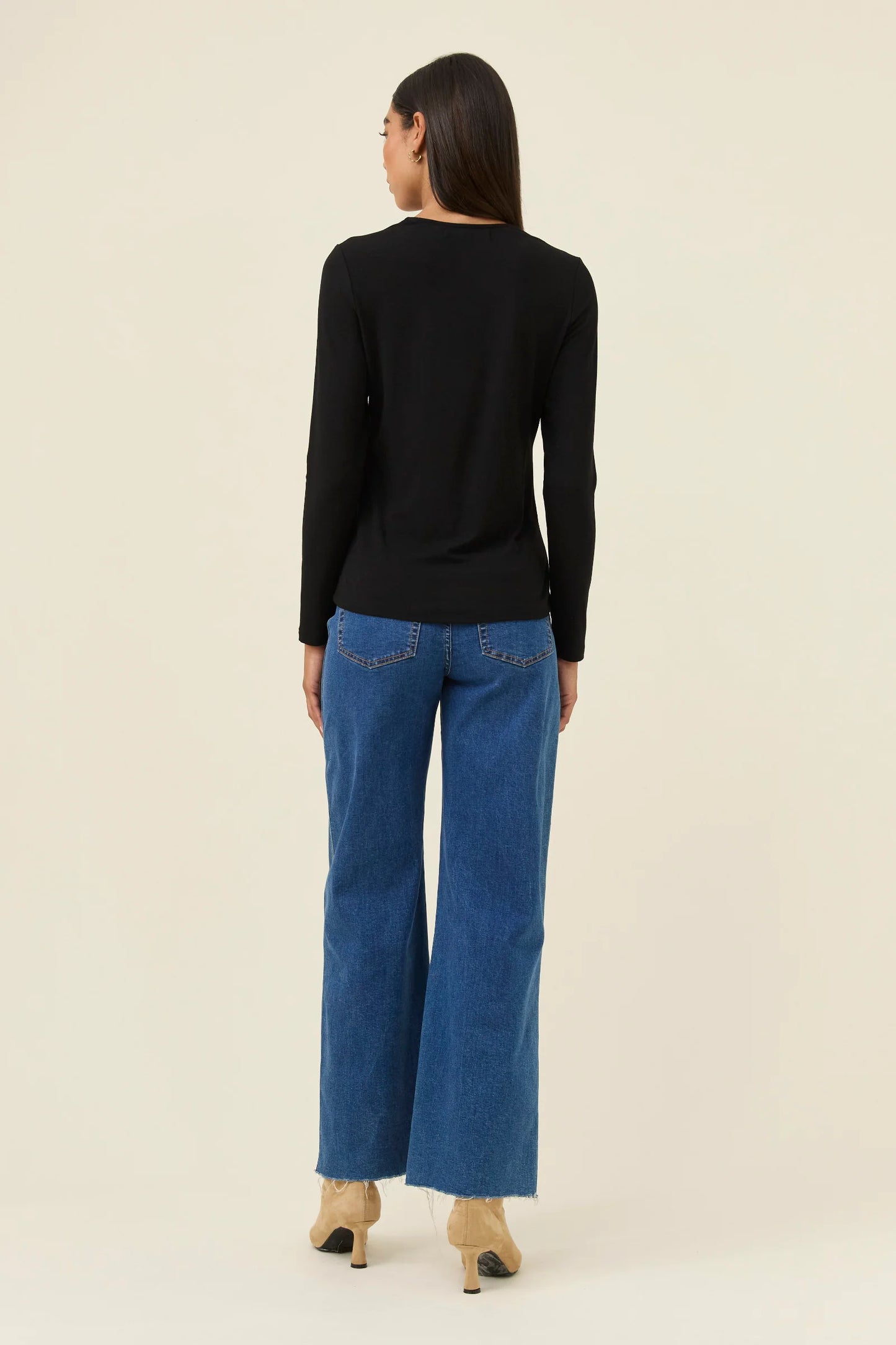 ISLE OF MINE - Naria Scoop Neck Top - Onyx