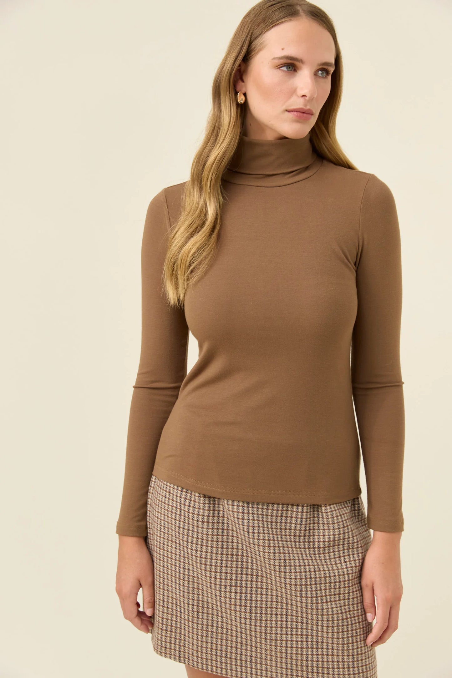 ISLE OF MINE - Naria Roll Neck Top - Toffee