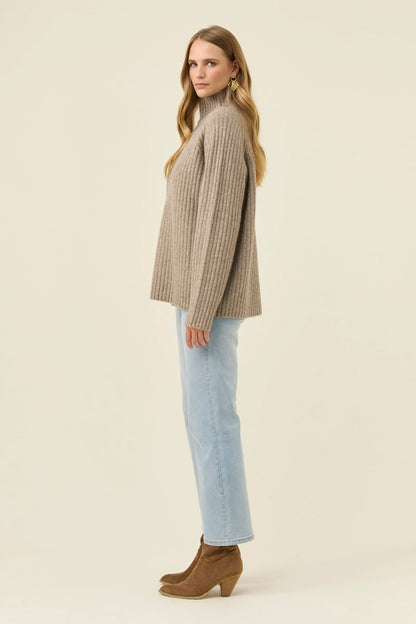 ISLE OF MINE - Miru Jumper