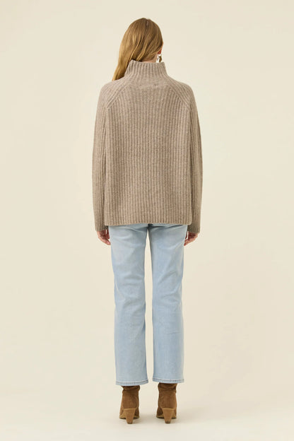 ISLE OF MINE - Miru Jumper