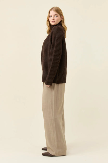 ISLE OF MINE - Miru Jumper