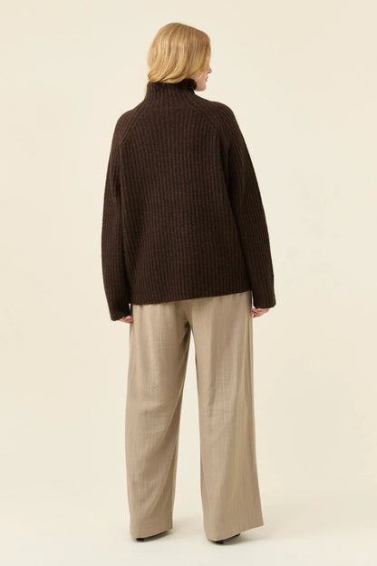 ISLE OF MINE - Miru Jumper