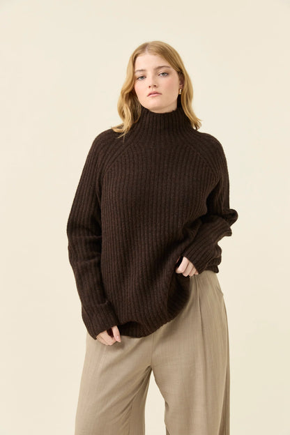 ISLE OF MINE - Miru Jumper