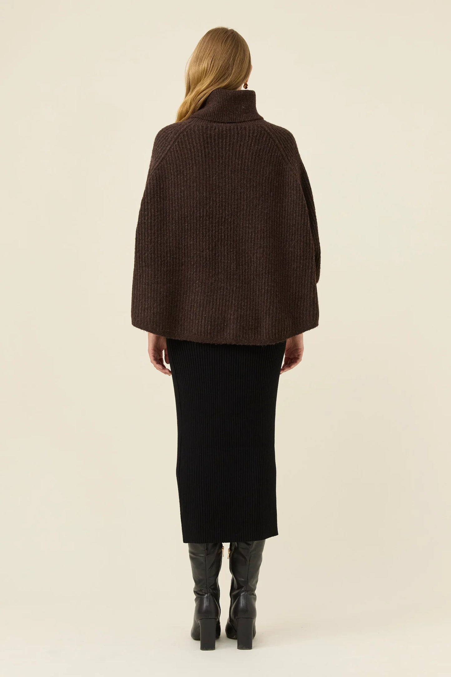ISLE OF MINE - Miru Poncho - Chocolate