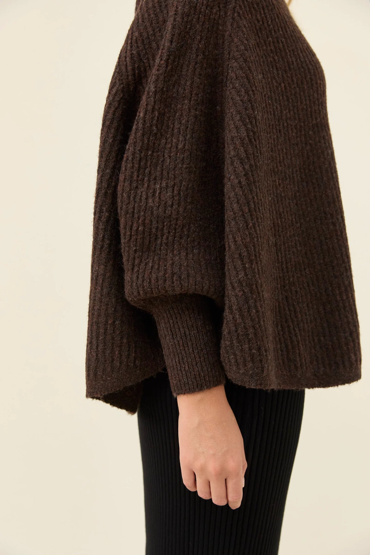 ISLE OF MINE - Miru Poncho - Chocolate