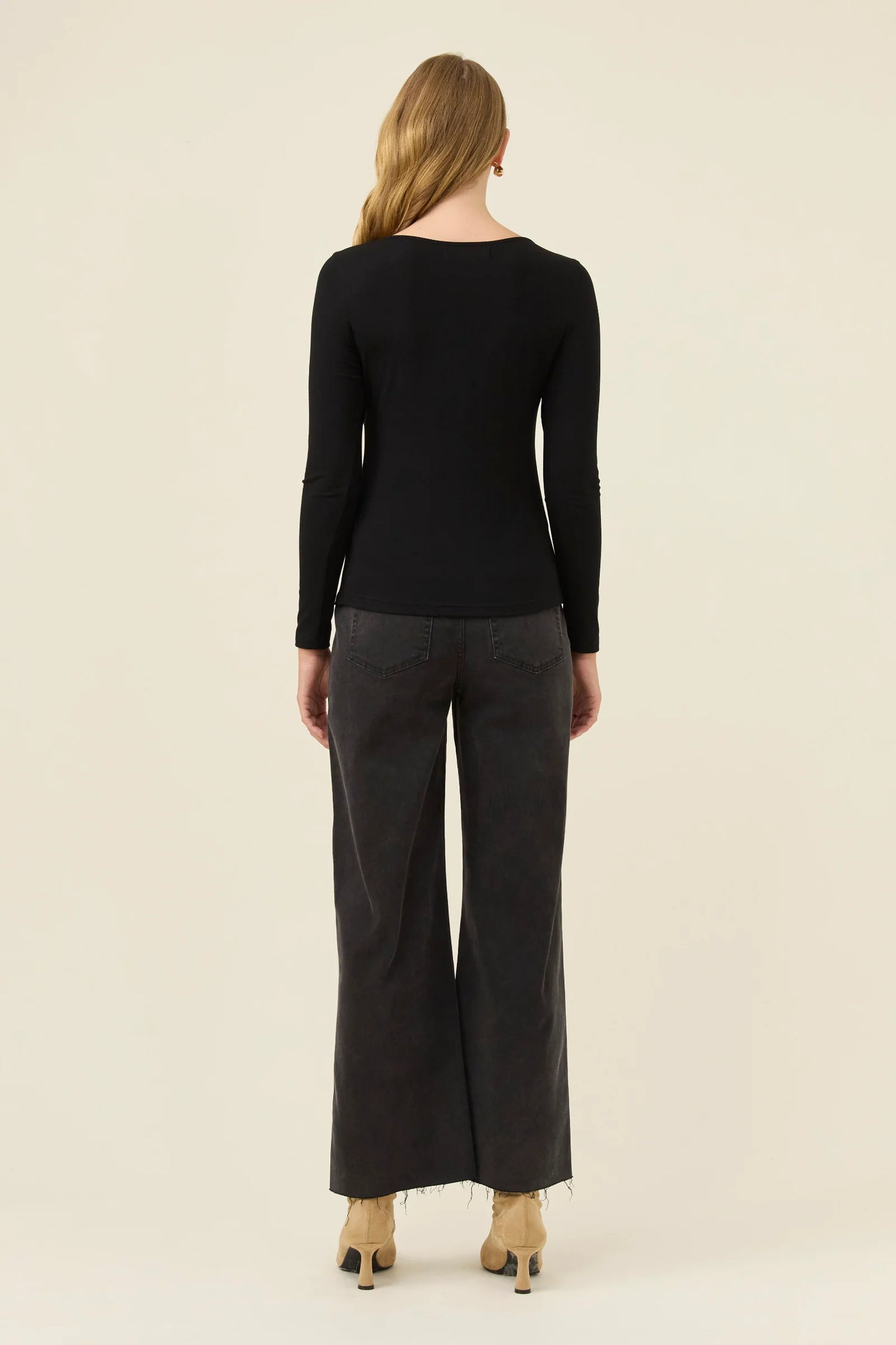 ISLE OF MINE - Naria Bead Top - Onyx