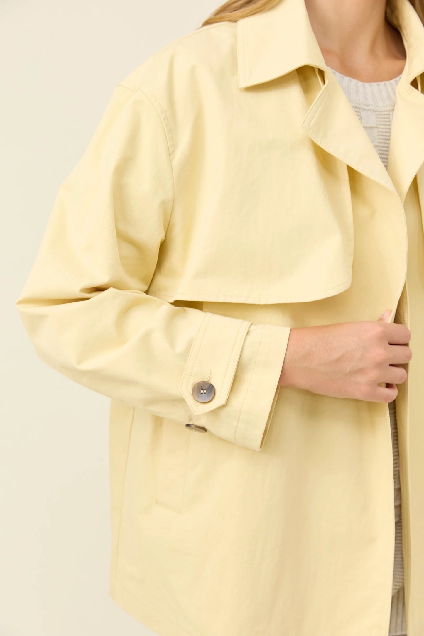 ISLE OF MINE - Farida Cropped Trench - Butter