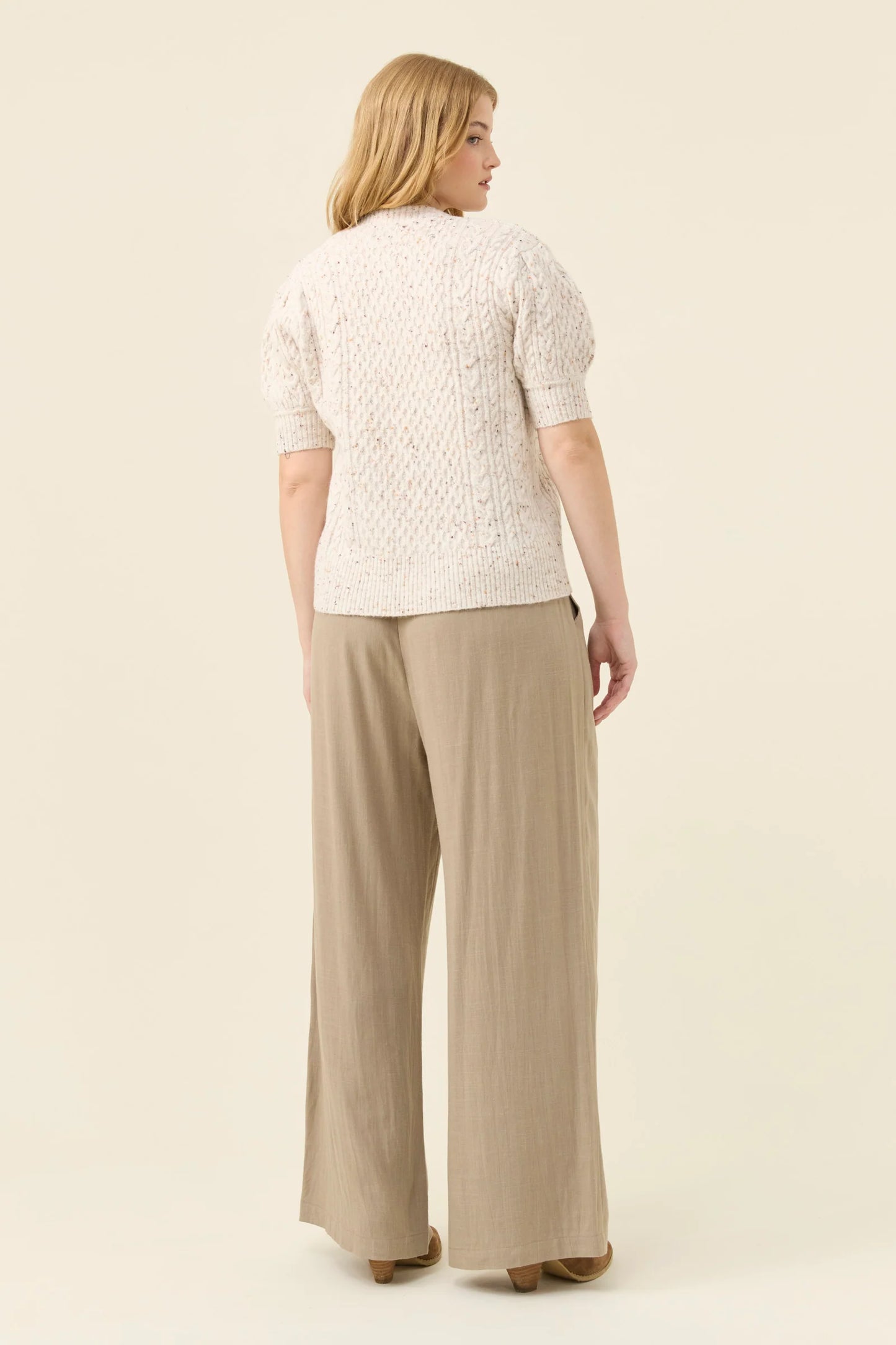ISLE OF MINE - Mckenna Short Sleeve Cardigan - Ivory