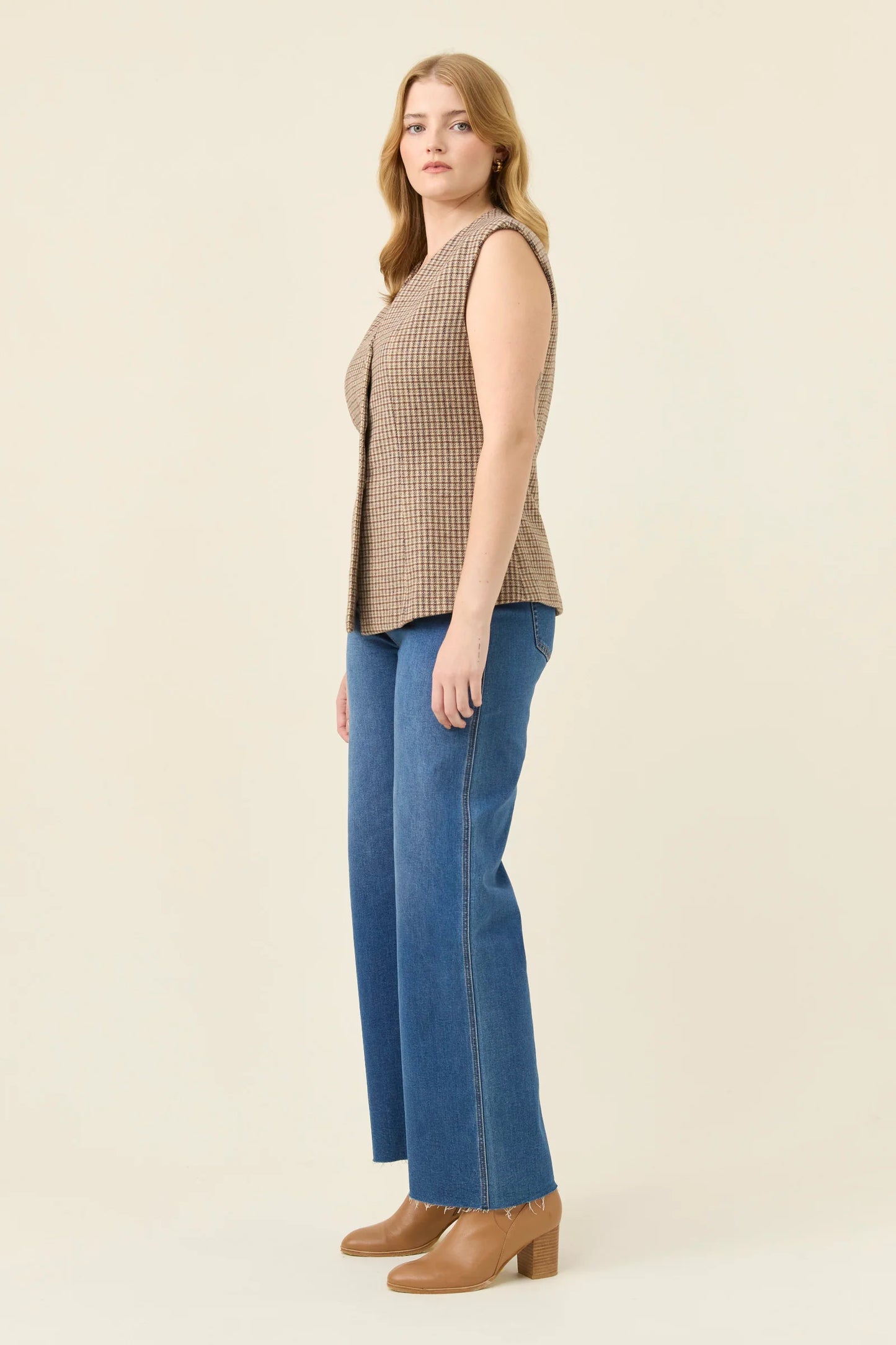 ISLE OF MINE - Cassidy Vest - Taupe