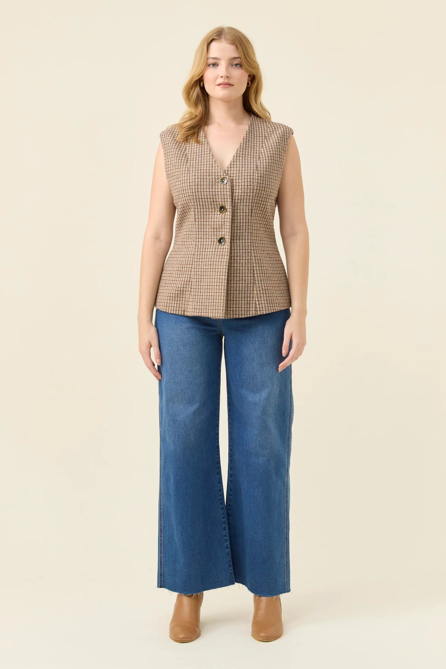ISLE OF MINE - Cassidy Vest - Taupe