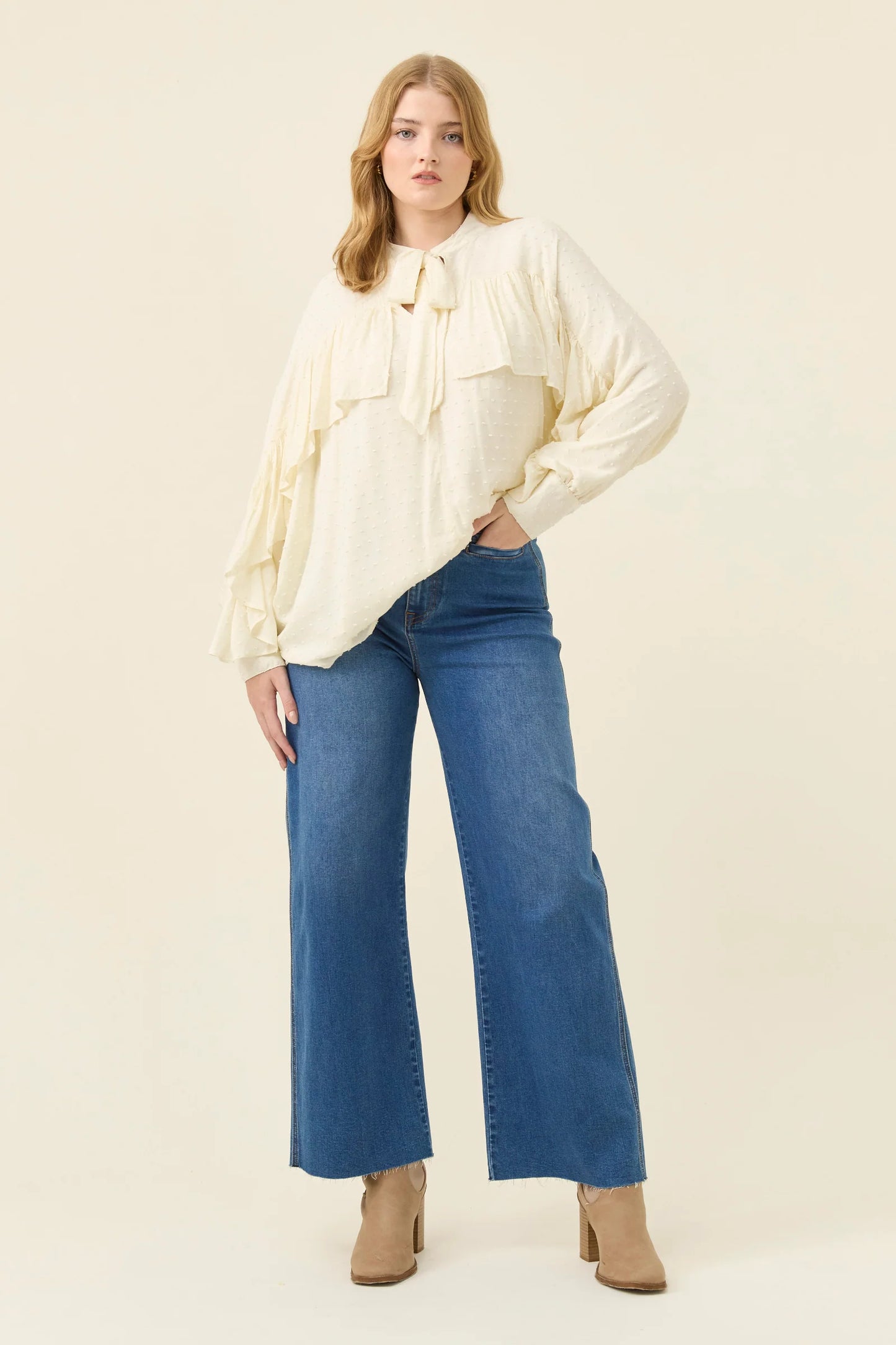 ISLE OF MINE - Della Blouse - Ivory