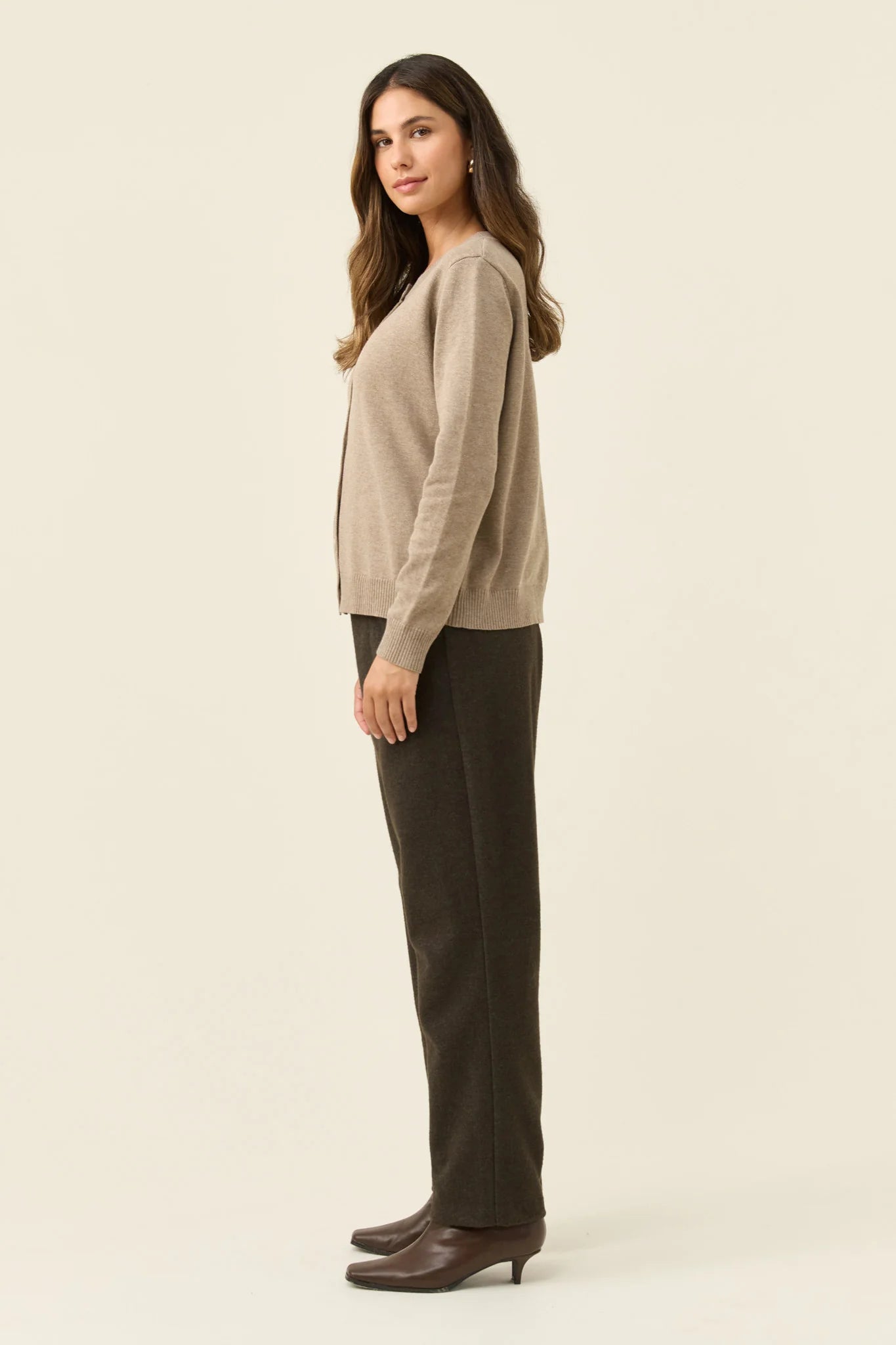 ISLE OF MINE - Darby Cardigan - Stone