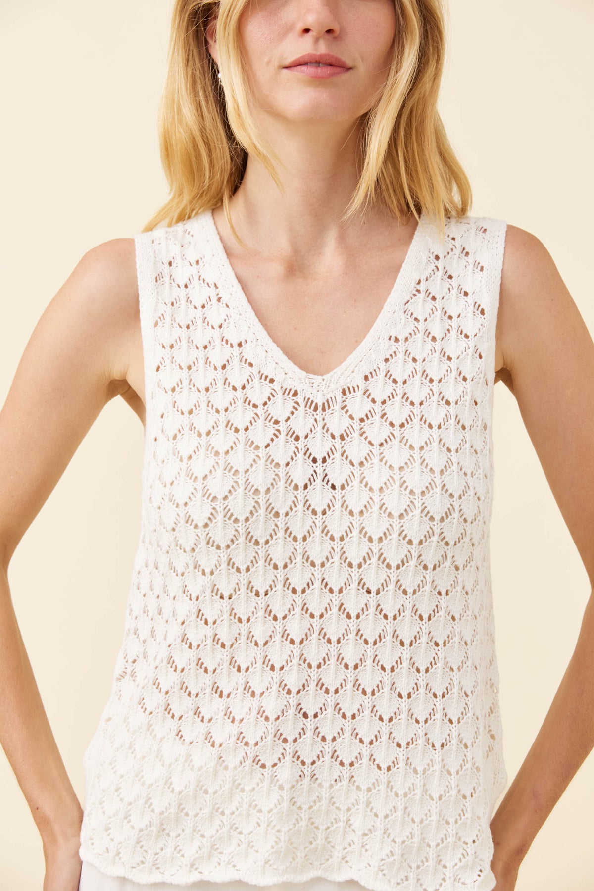 ISLE OF MINE - Mia Knit Top - White