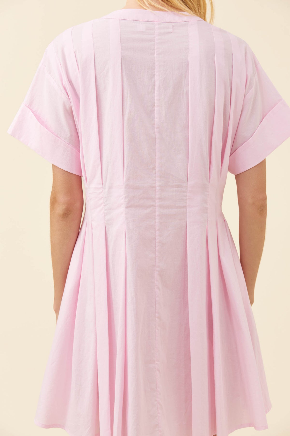 ISLE OF MINE - Rosa Pleat Dress - Light pink