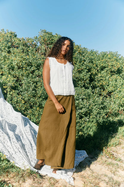 ISLE OF MINE - Frances Button Tank - White