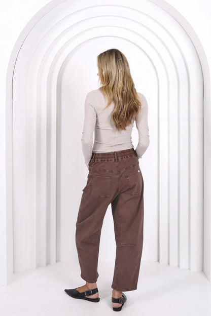 MONACO DENIM - Leo Barrel Jeans - Chocolate