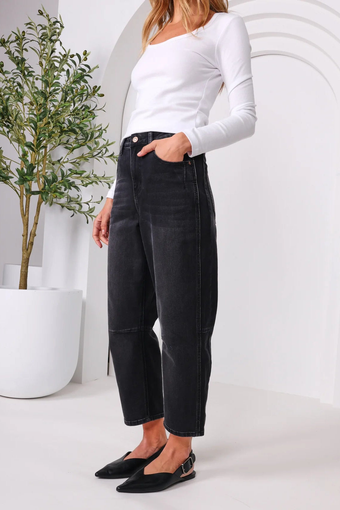 Monaco Denim - Toni Barrel leg - Black