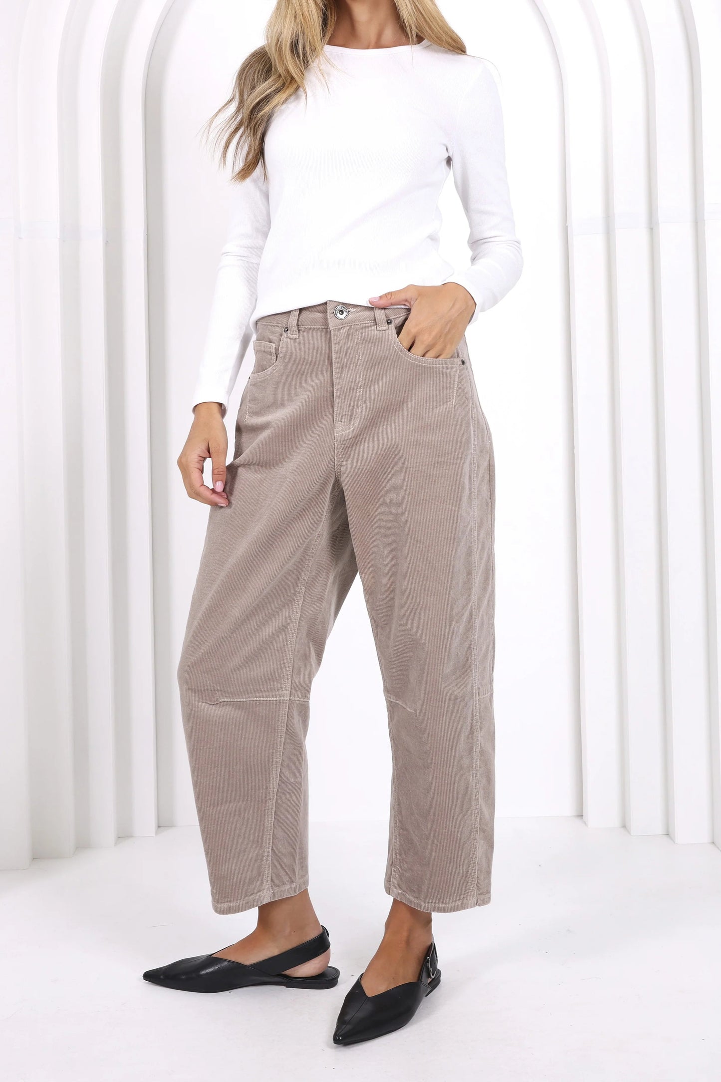 MONACO DENIM - Toni Barrel Cord - Latte