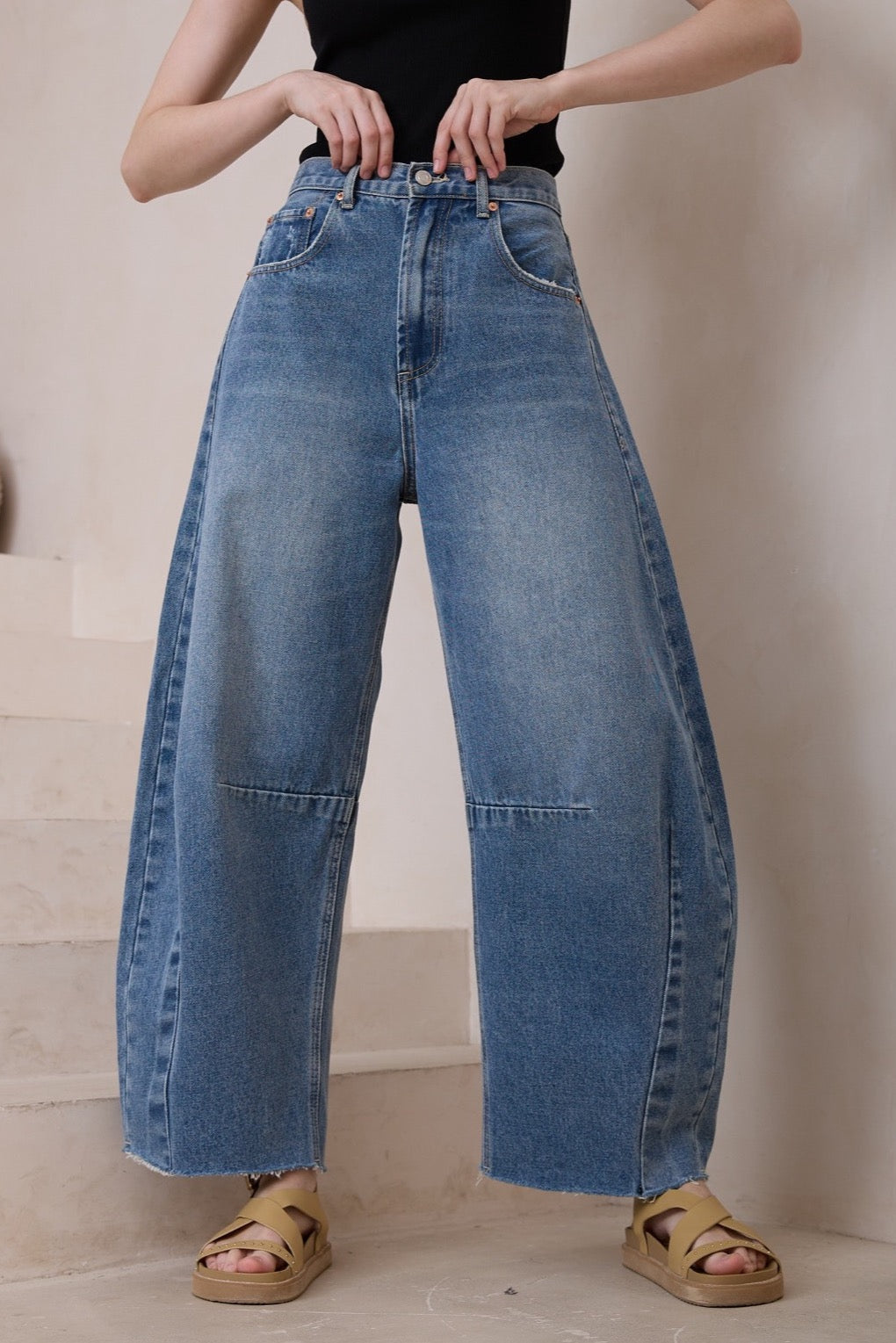 Mia Barrel Leg Jeans